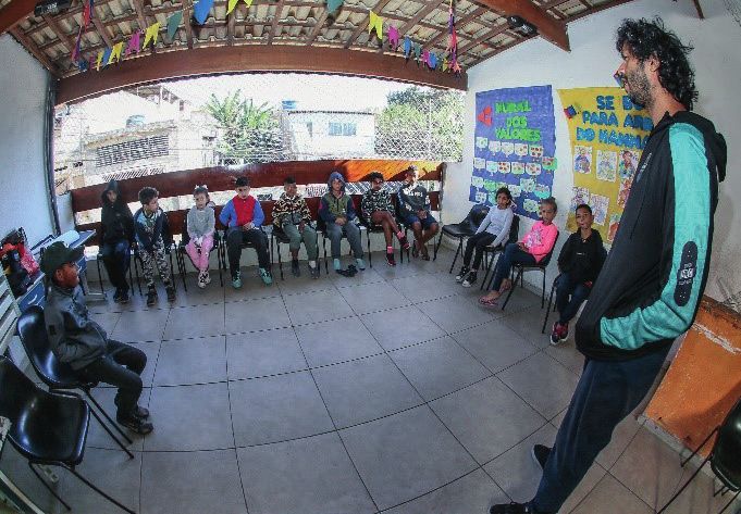 Roda de conversa antes da aula, na sede